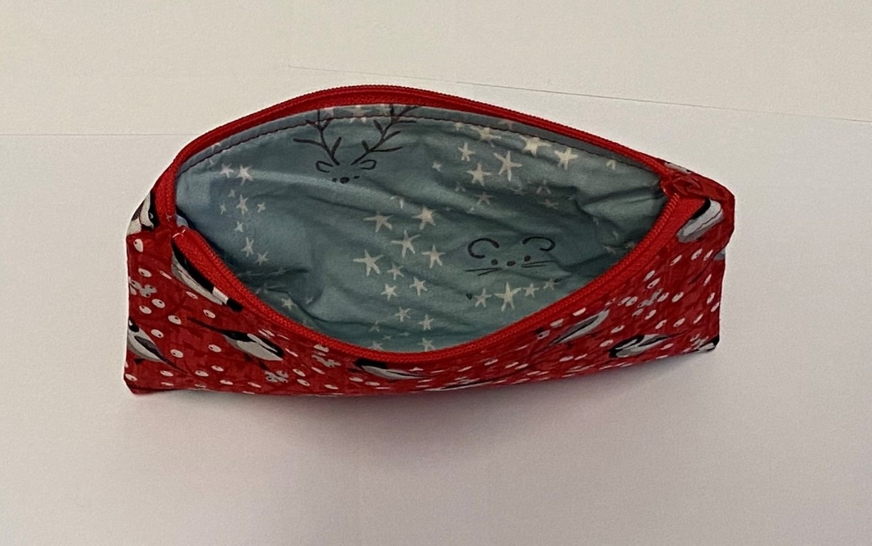 Birds, reindeer, and mice zipper pouches (25 May 2020)